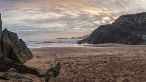 Coumeenoole Beach 