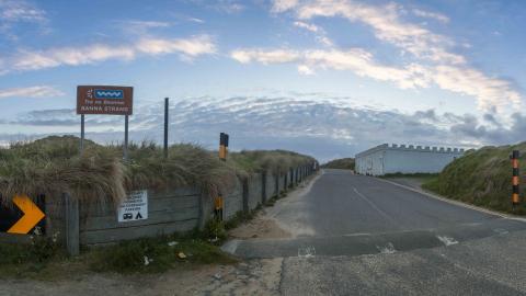 Banna beach car park entrance 